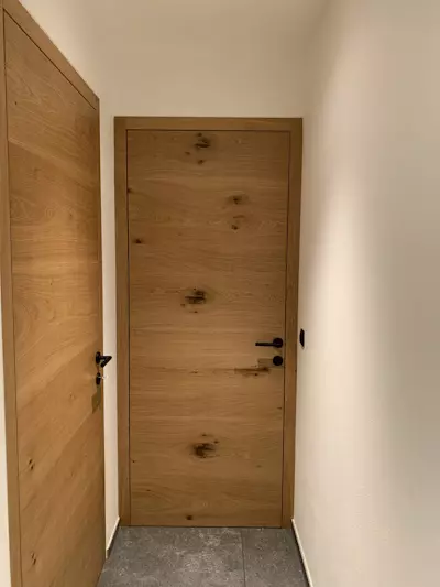 Galerie, Bautischlerarbeiten, Leistungen, Küche, Bad, Wohnräume, Türen, Stiegen, Verkleidungen, Objekt-und Büromöbel in Wolfurt