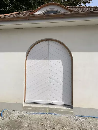 Galerie, Bautischlerarbeiten, Leistungen, Küche, Bad, Wohnräume, Türen, Stiegen, Verkleidungen, Objekt-und Büromöbel in Wolfurt