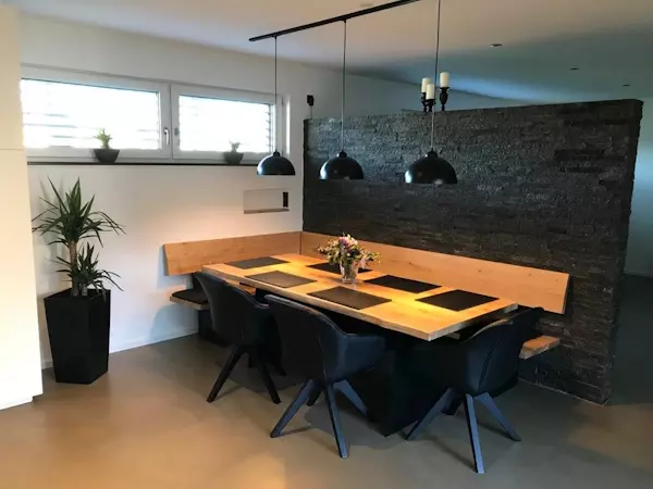 Galerie, Möbel nach Maß, Leistungen, Küche, Bad, Wohnräume, Türen, Stiegen, Verkleidungen, Objekt-und Büromöbel in Wolfurt