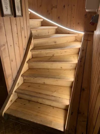 Galerie, Sonderanfertigung, Leistungen, Küche, Bad, Wohnräume, Türen, Stiegen, Verkleidungen, Objekt-und Büromöbel in Wolfurt