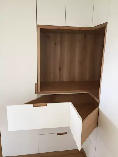 Galerie, Sonderanfertigung, Leistungen, Küche, Bad, Wohnräume, Türen, Stiegen, Verkleidungen, Objekt-und Büromöbel in Wolfurt